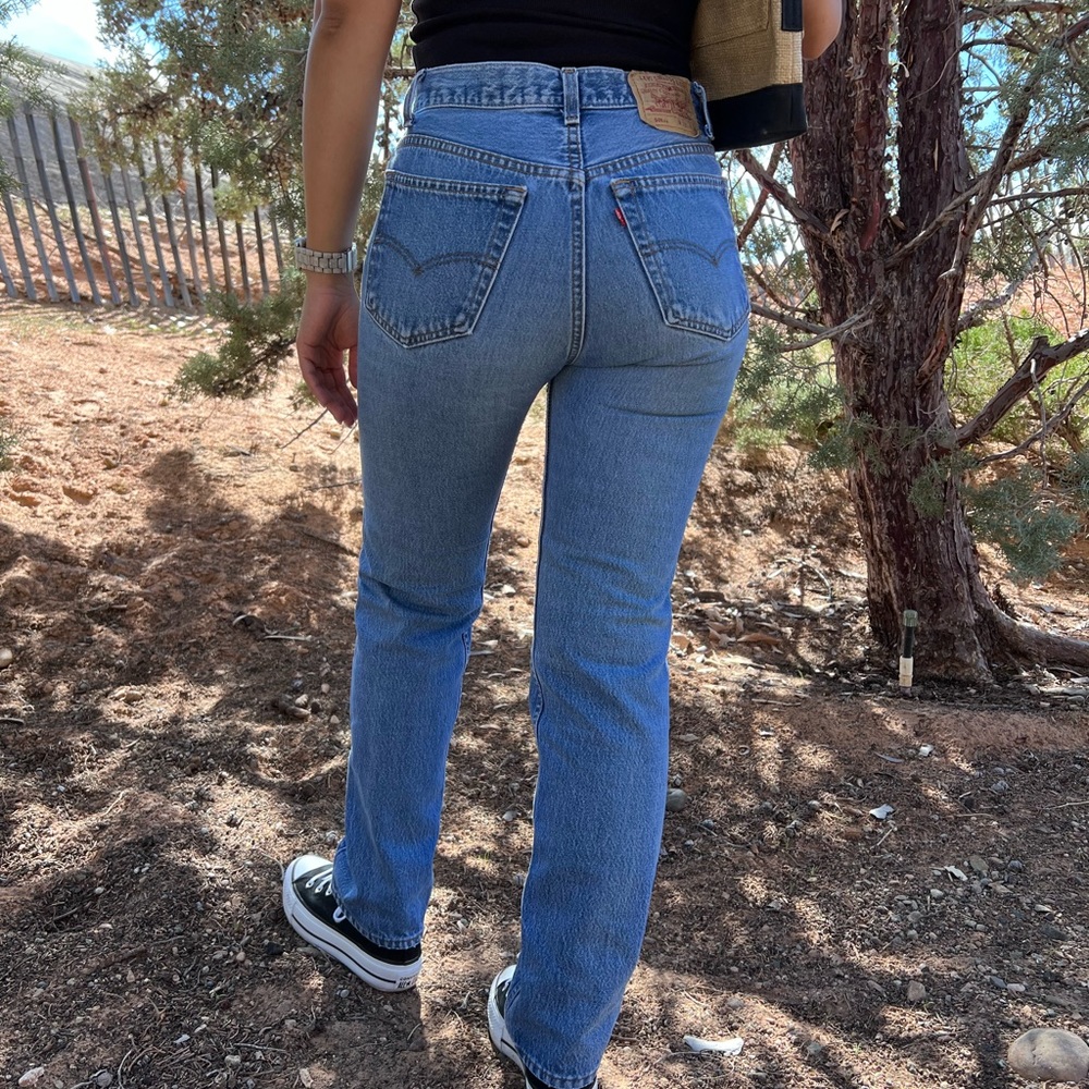 Vintage 80’s 501 Levis Fly Button Jeans in Medium Wash